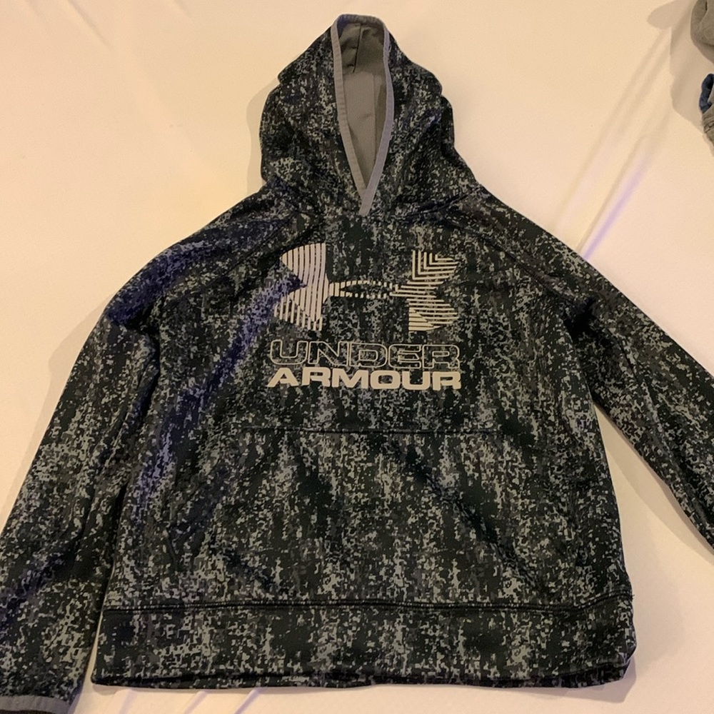Under Armour pullover